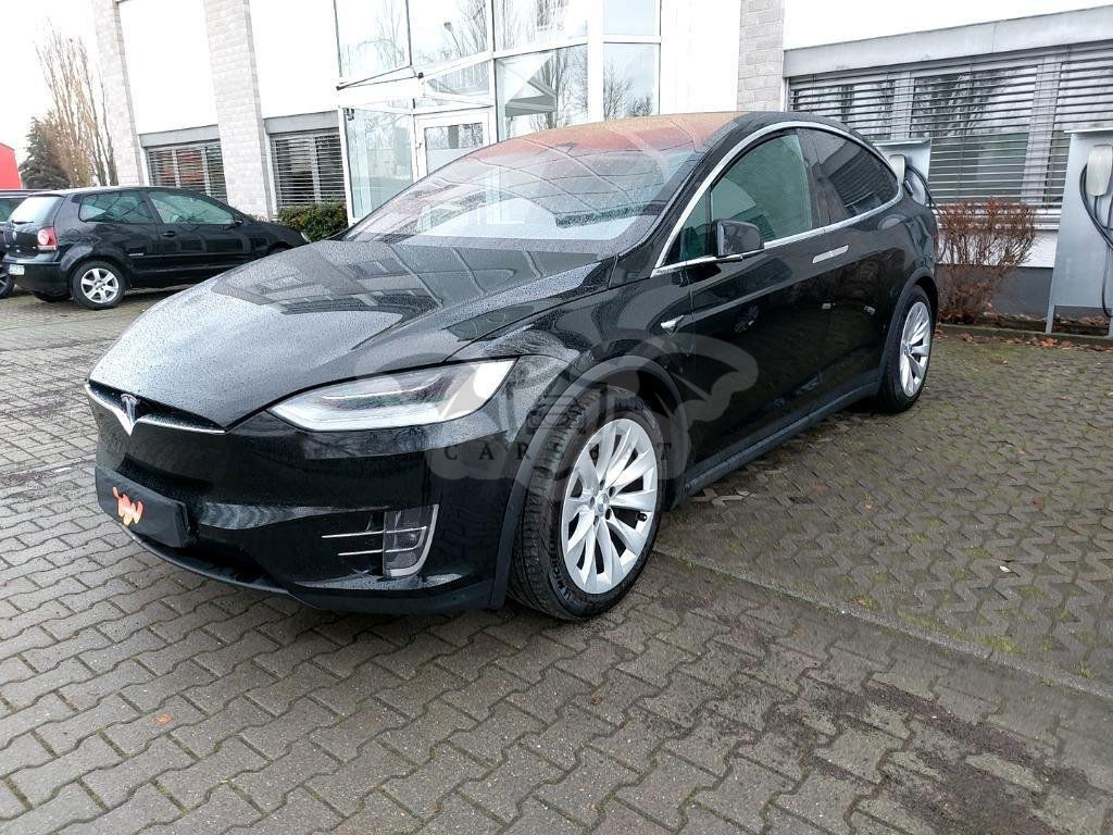 Tesla Model X 2020