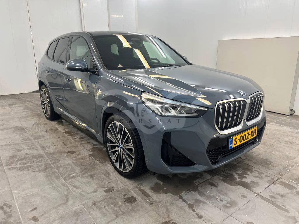 BMW iX1 2023