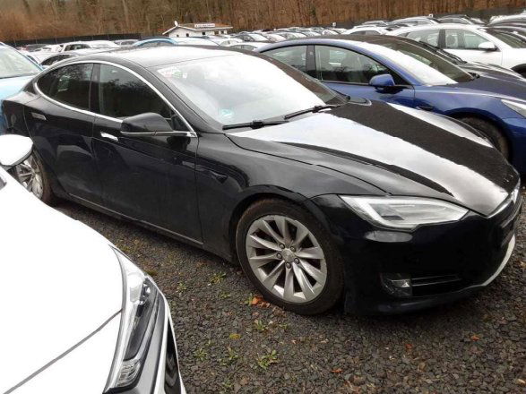 Tesla Model S 2020