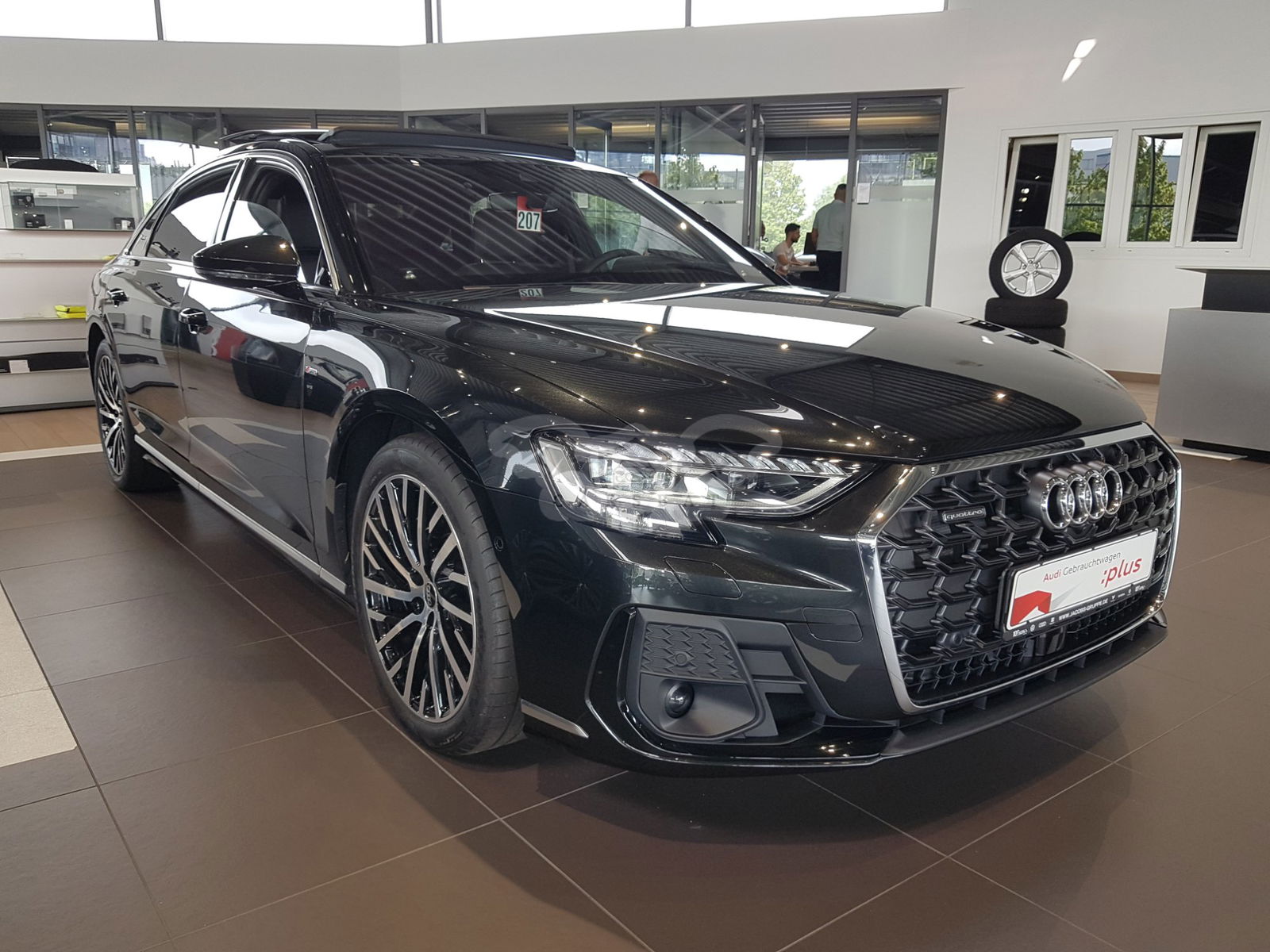 Audi A8 Long 60 TFSI 2023
