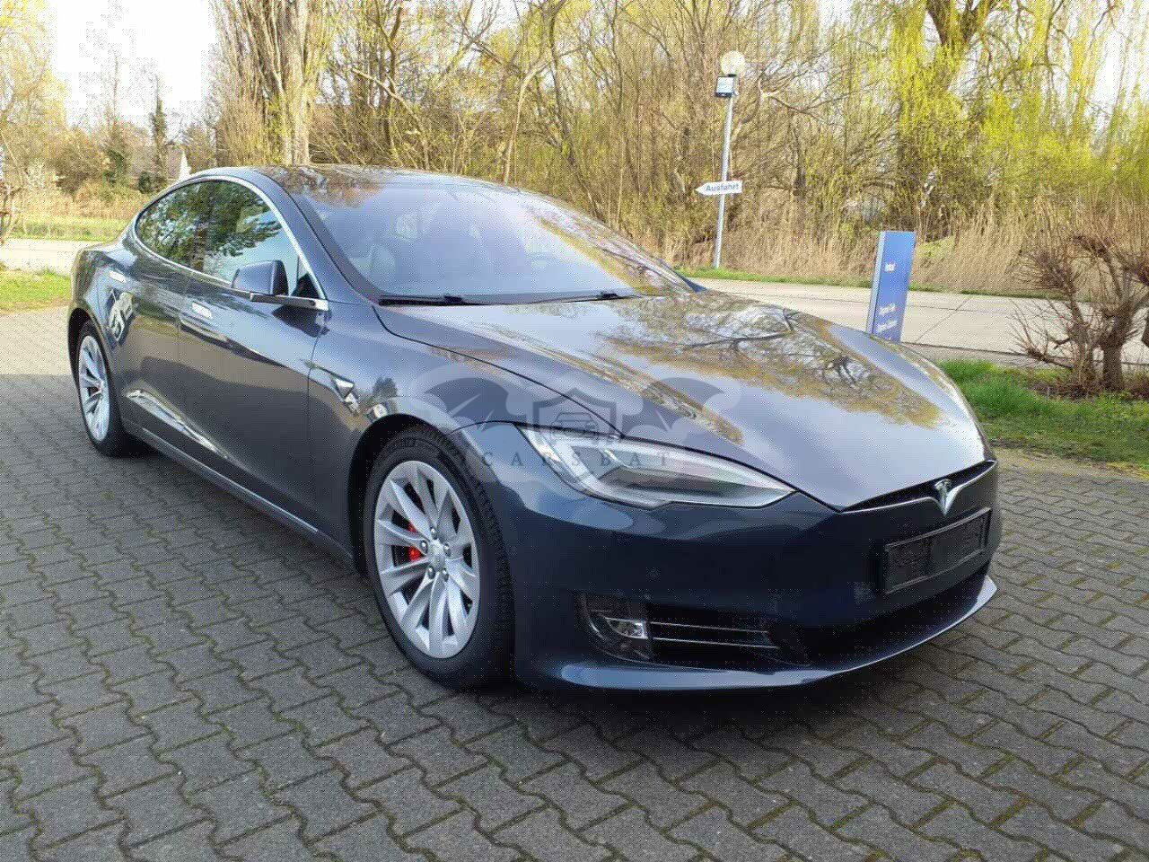 Tesla Model S 2020