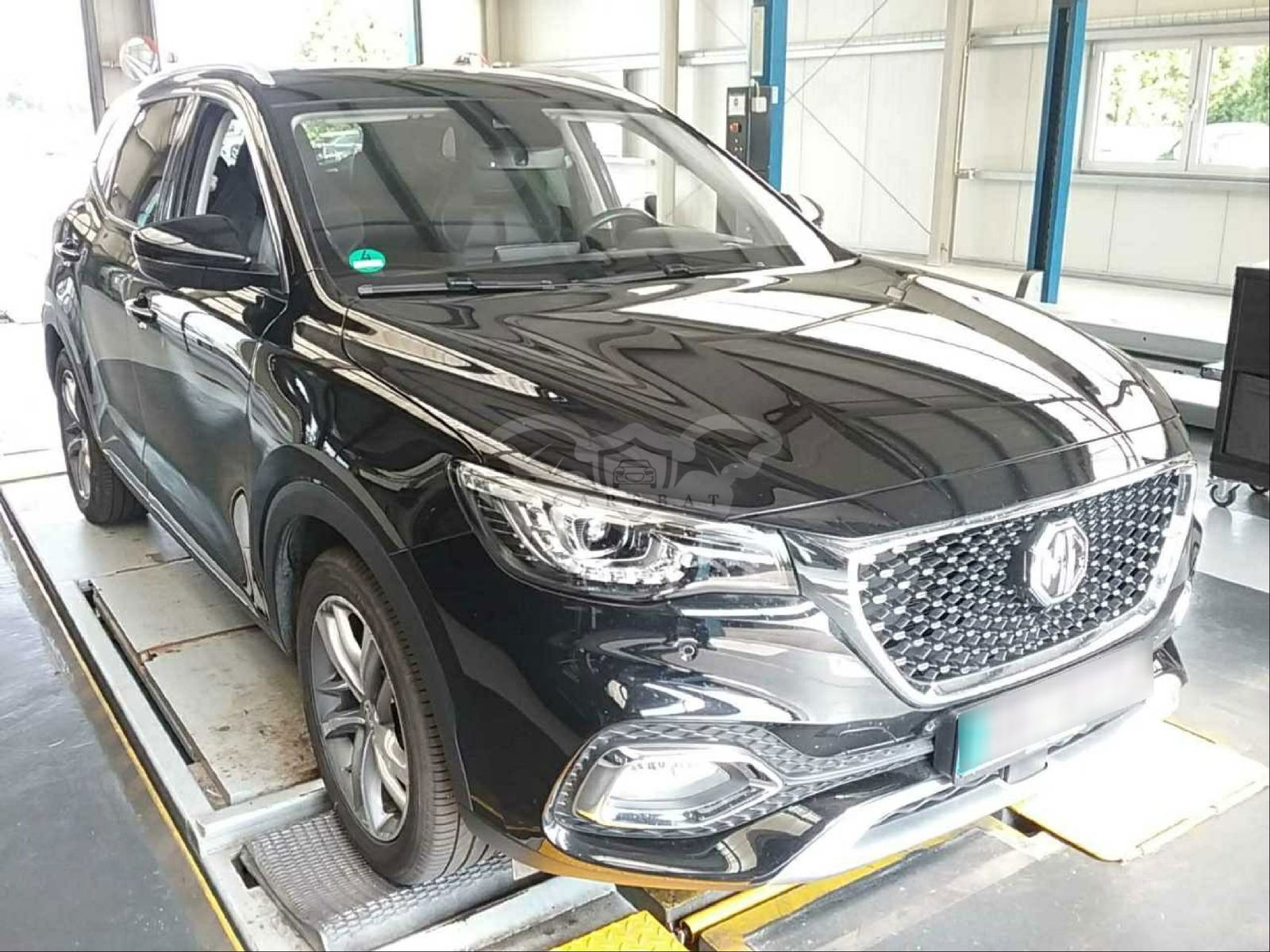 MG EHS Luxury 2021
