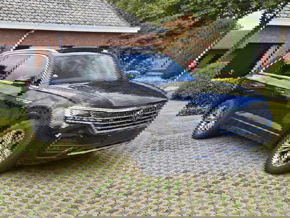 Volkswagen Touareg 3.0 TDI R-line 2021