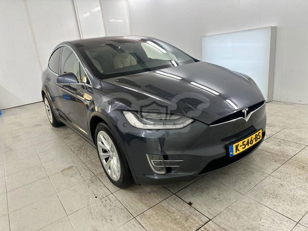 Tesla Model X 2020