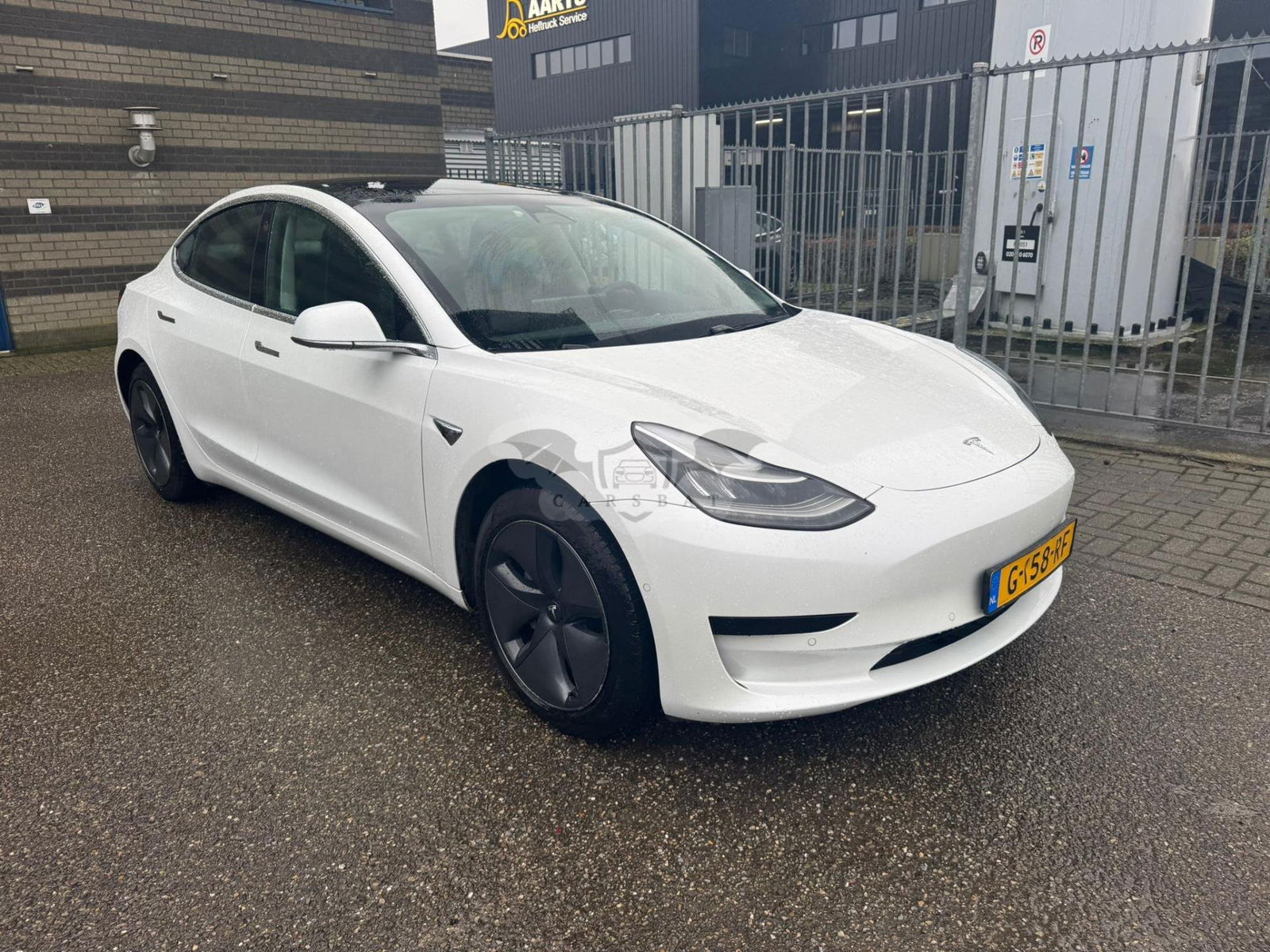 Tesla Model 3 Standard Range Plus 60 kWh 2019
