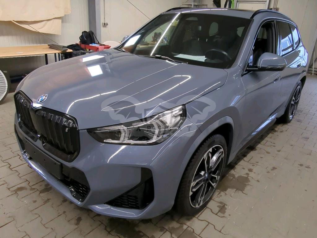 BMW iX1 2022