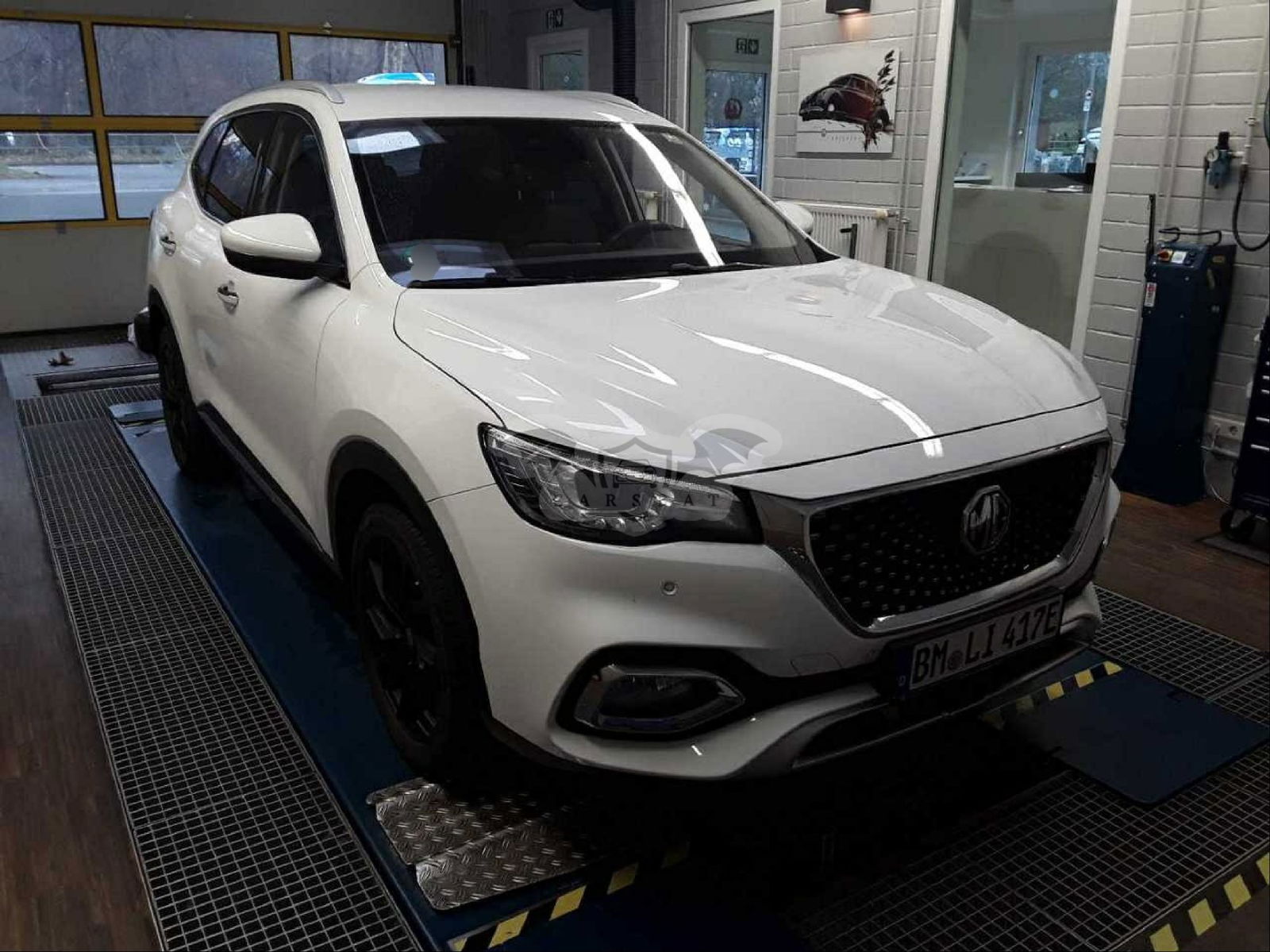 MG EHS Luxury 2021