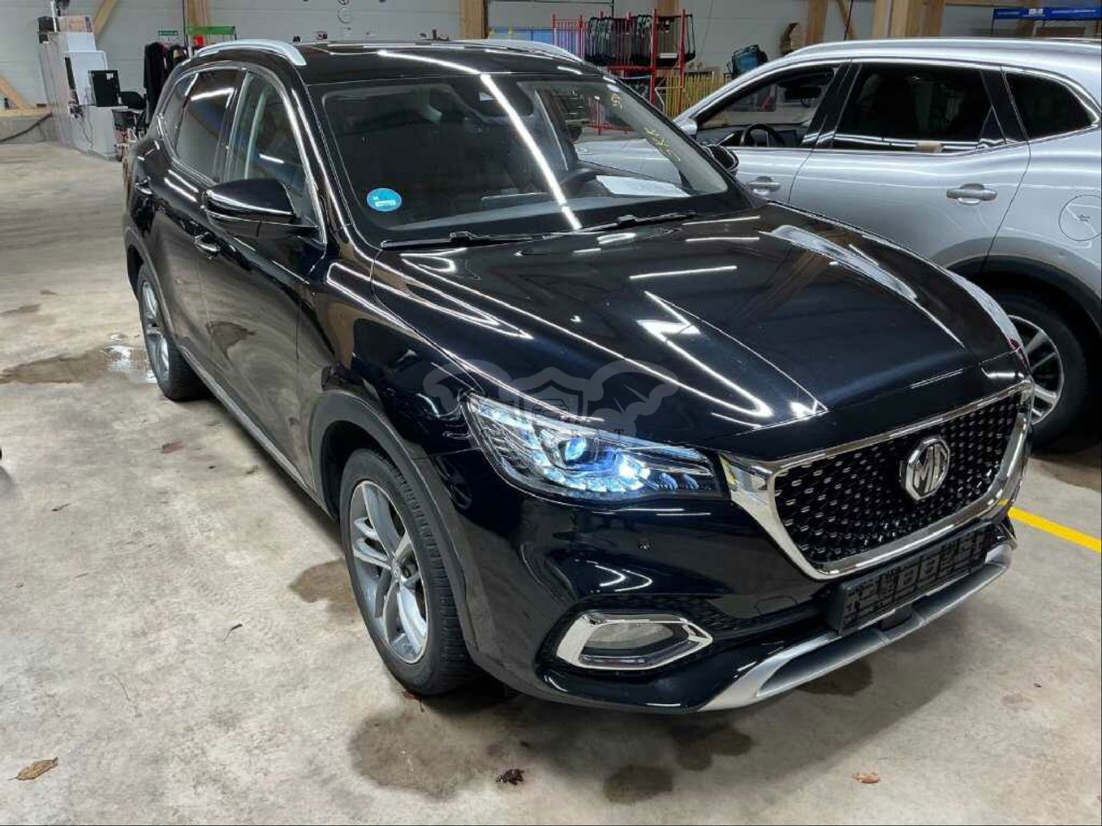 MG EHS Luxury 2022