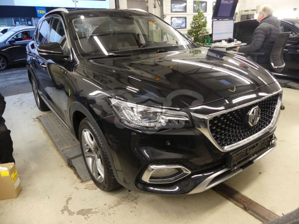 MG EHS Luxury 2022