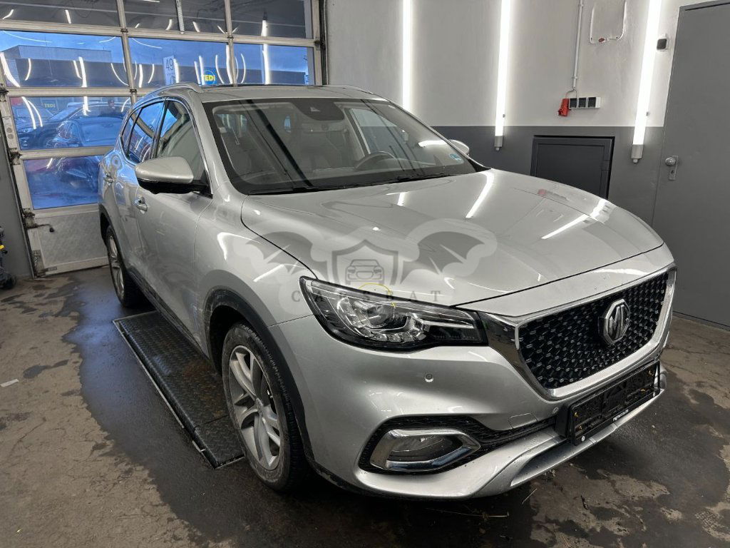 MG EHS Luxury 2022