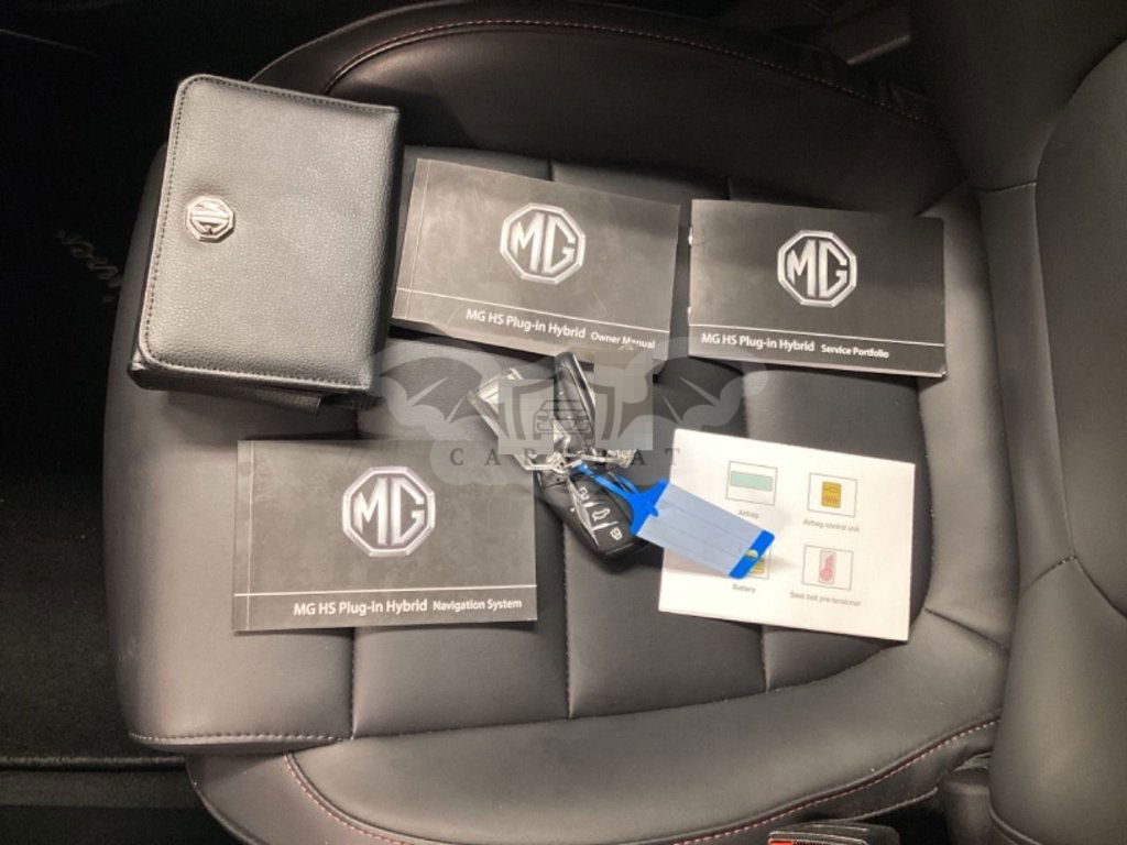 MG EHS Luxury 2022