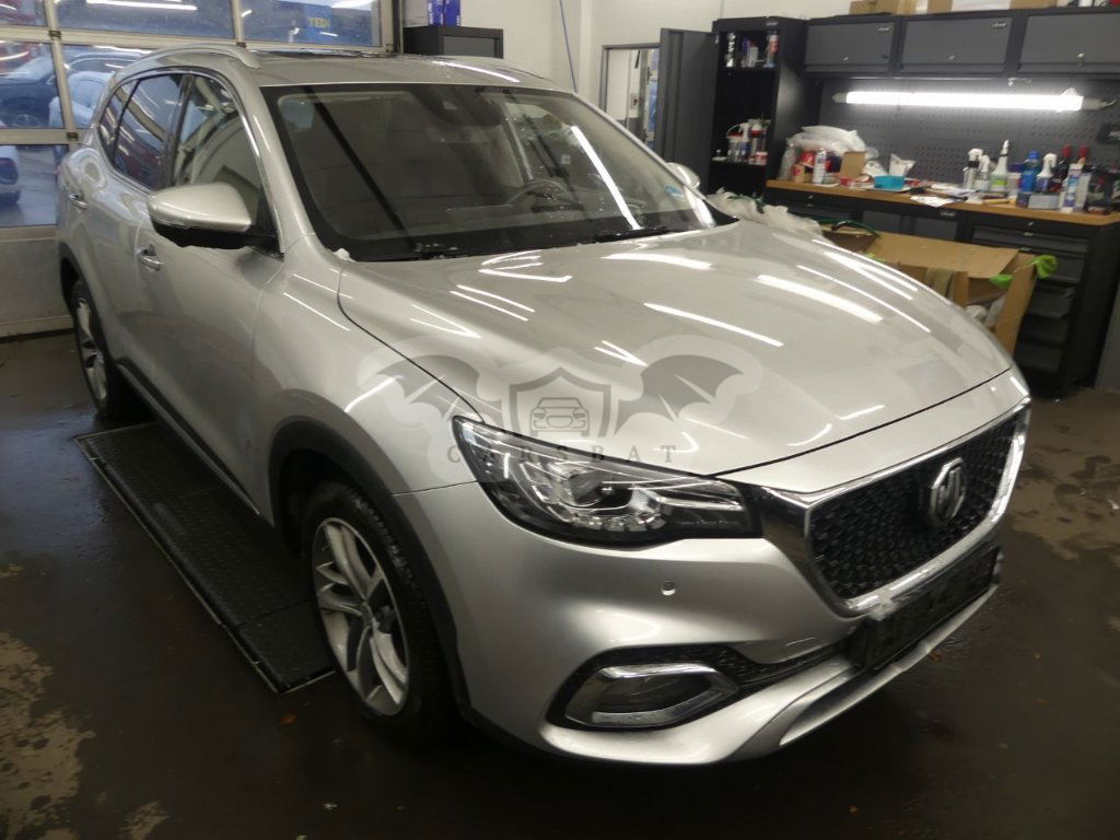 MG EHS Luxury 2022