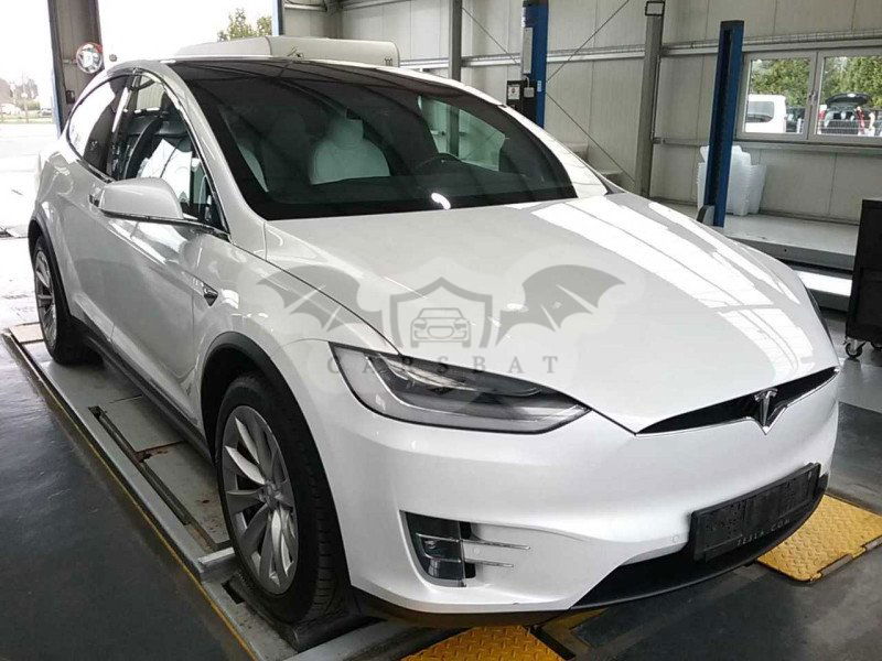 Tesla Model X 2021