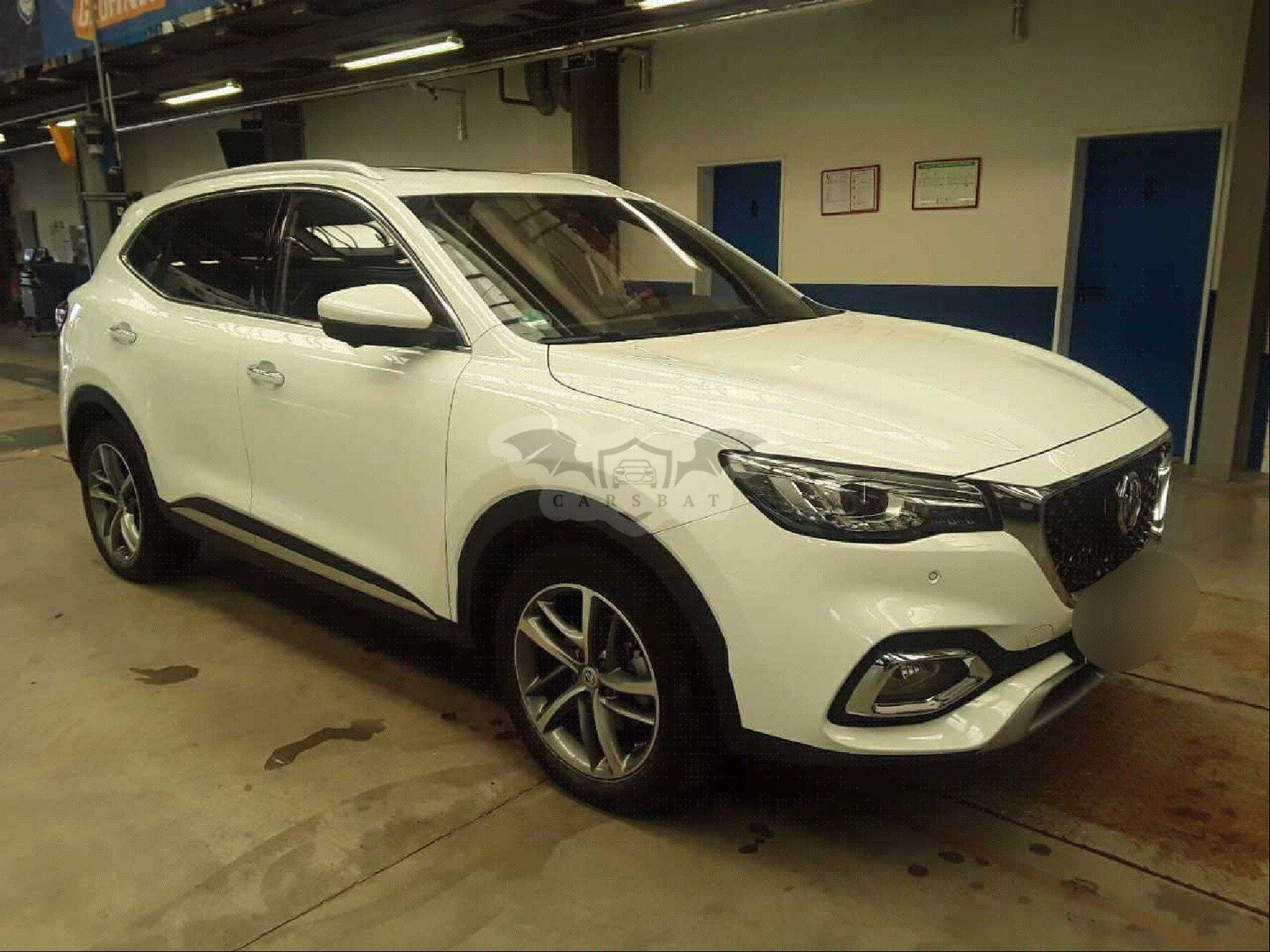 MG EHS Luxury 2022