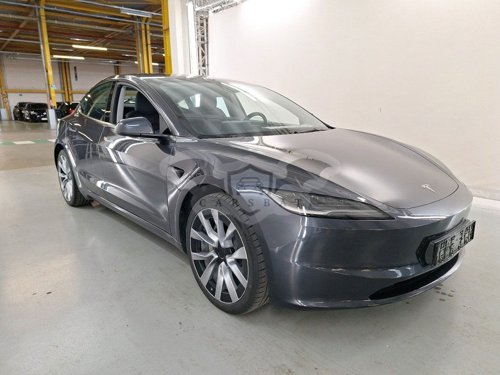 Tesla Model 3 2024