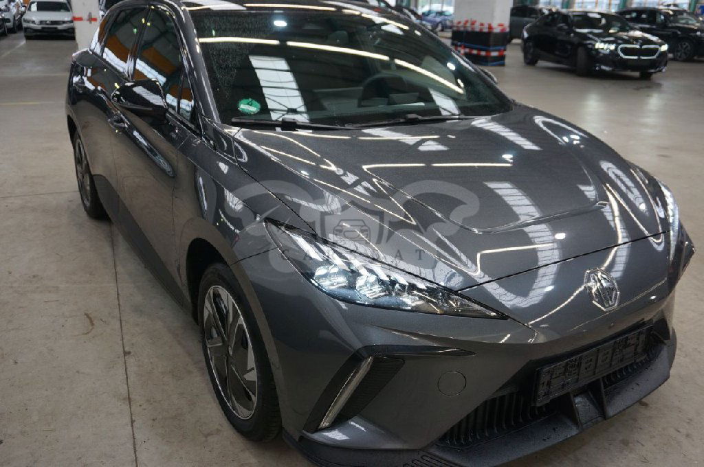 MG EHS Luxury 2023