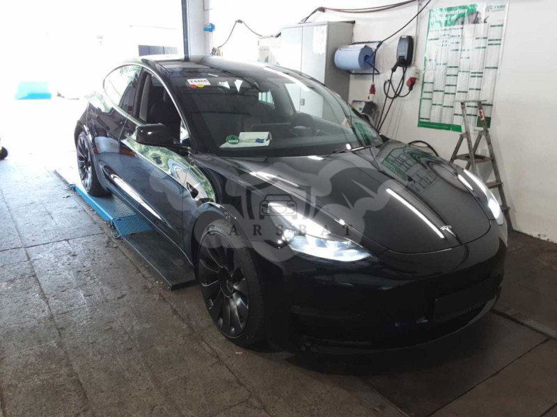 Tesla Model 3 Long Range Performance 2021