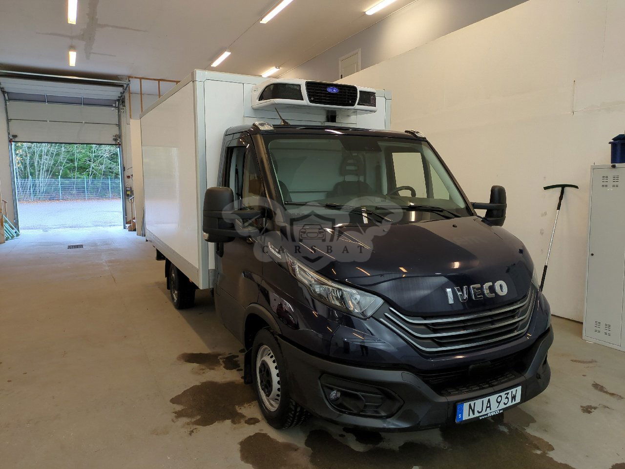 Iveco Daily box 2.3 2023