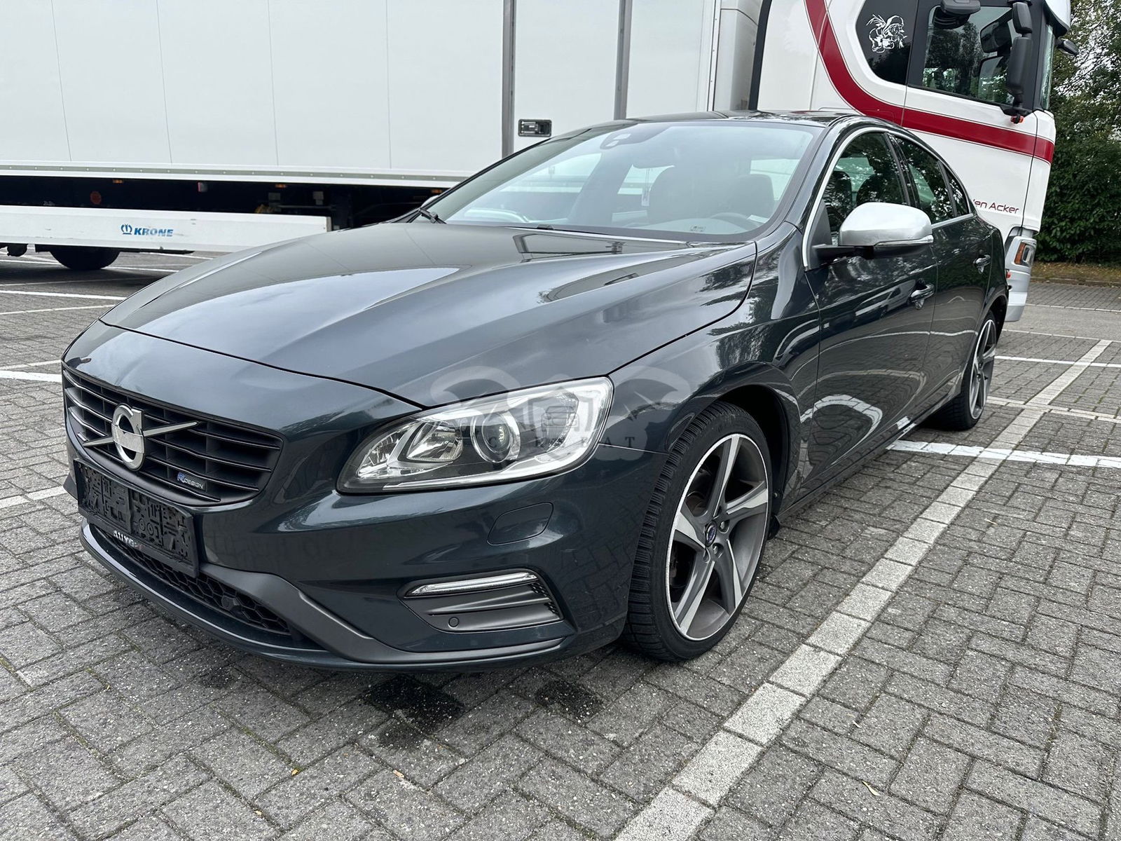 Volvo S60 D3 Momentum R-design 2013