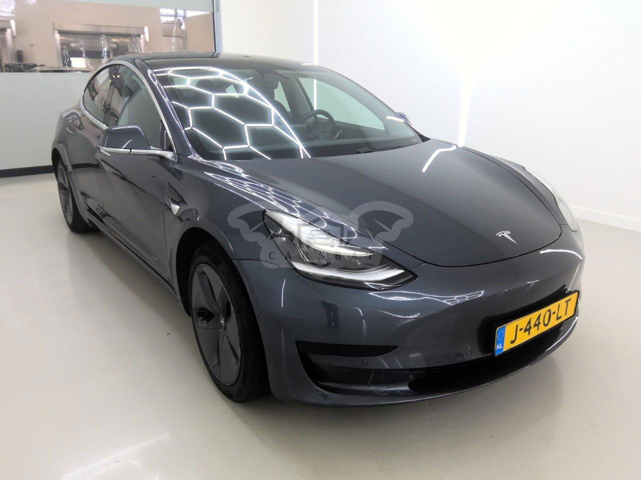 Tesla Model 3 Standard Range Plus 60 kWh 2020