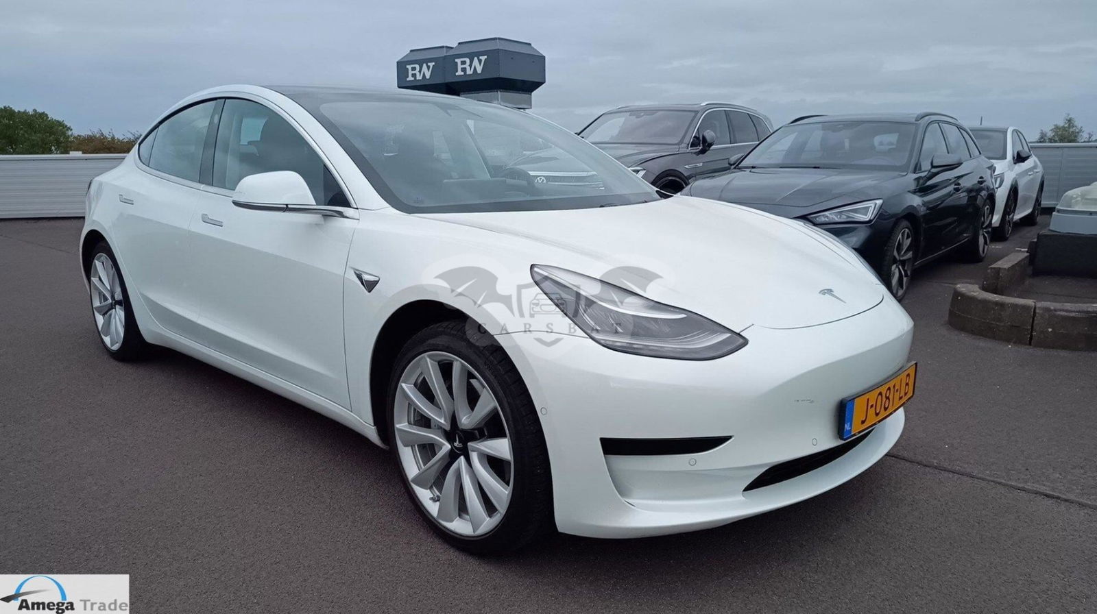 Tesla Model 3 Standard Range Plus 60 kWh 2020